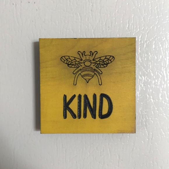 “Bee” kind magnet - Picture 2 of 2